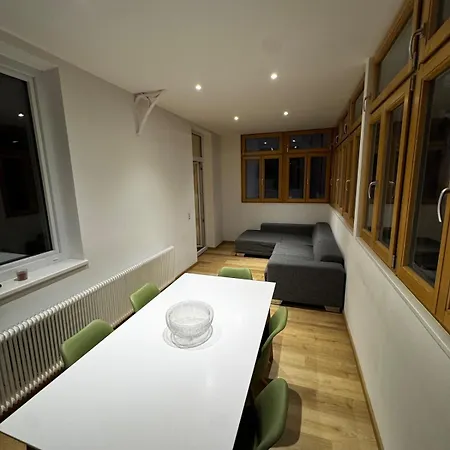 In With 3 Bedrooms 아파트 *