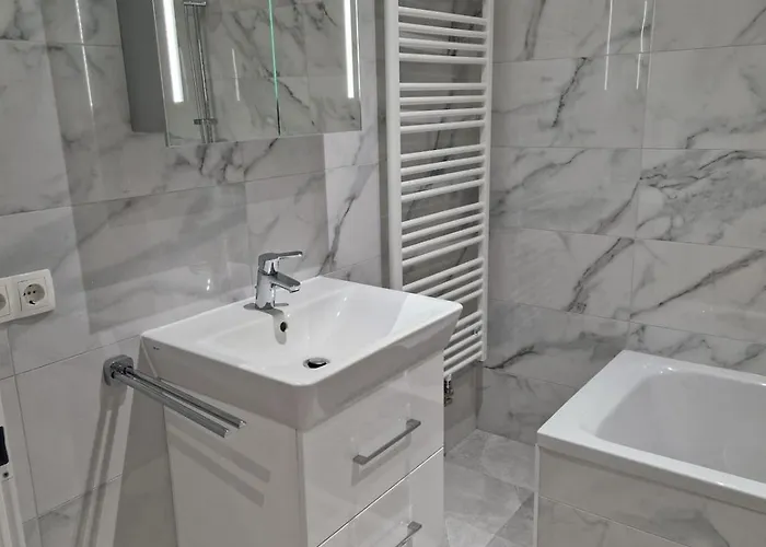 In With 3 Bedrooms Διαμέρισμα *