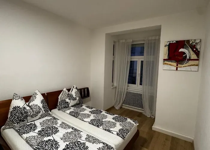 Διαμέρισμα In With 3 Bedrooms *